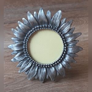 Vintage Silver Toned Pewter Metal Sunflower Round Picture Frame